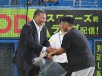 巨人　清原和博氏が試合前ベンチを電撃訪問、阿部監督に「どっしりとされている」　将「久しぶりに会ったのでうれしかった」