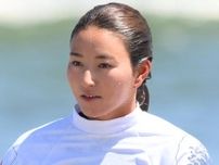 サーフィン日本代表４ショットに「しのちゃん♥ってちっちゃいんだね！」オレアリーが投稿の集合写真　松田詩野がより小柄に見える？