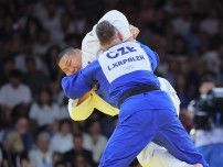 斉藤立が準決勝進出！初戦で東京五輪金の難敵、クルパレクに豪快一本勝ち→延長戦の死闘制す　母は父の写真手に涙