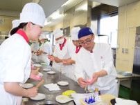 名人指導の下、肌で技術学ぶ　百石高生が和菓子作り