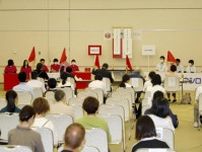 めざせ全国！ 俳句甲子園の松山大会始まる　県内10校11チームが熱戦