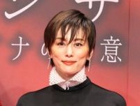 米倉涼子、難病公表後初の生放送出演で涙　サプライズ演出に「ありがとうございます」