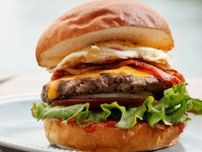 “日本一のハンバーガー”決めるグルメフェス、全国から18の人気店集結 - さいたまスーパーアリーナで