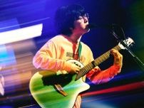 崎山蒼志のライブ「独演 二十二歳・二十二唱」東京・品川で、自身22歳の誕生日に全22曲を弾き語りで