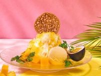 ザ ストリングス 表参道のかき氷、沖縄産完熟マンゴー＆国産桃のごろっと果肉やアイスクリーム入り