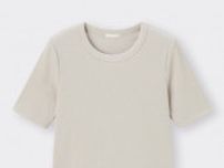【GU】話題の“細見えTシャツ”を着てみた　レビュー1000件超の大人気シャツ　着心地は？