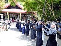 680年続く「濫觴武楽」奉納　霊山神社で春季例祭、剣舞を披露