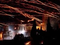 2つの教会対抗“ロケット戦争”　どちらが「派手に祝った?」で勝負　ギリシャ
