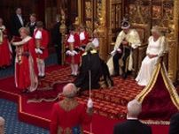 イギリス・チャールズ国王が議会で政府の施政方針を読み上げ　経済回復に重点