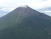 60代以上の男性による単独登山が半数　富士山・静岡側の救助要請状況の一覧　開山から10日で15件　問われる自覚