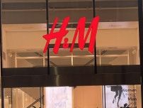 「運よく買えて歓喜！！」【H&M】発売 → 即完売！ 幻級人気の「キラキラミュール」