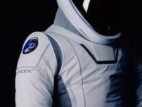 SpaceX、民間初の船外活動用新宇宙服をお披露目