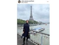 中村江里子さん「季節感、間違ってしまった？」　夏を迎えたパリの街を歩くスタイルに「素敵」の声