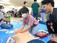 AED体験など人気　旭川医大で大学祭