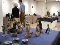 花器や人形　４窯元の逸品　旭川で陶芸協会展