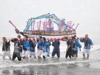 浦幌・厚内神社祭、船みこし海を渡御　「軒花」は静岡の障害者手作り