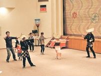 おわら通年楽しんで　富山・八尾で県内外２５人が踊り体験や鑑賞