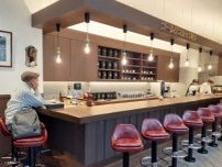 「日米珈琲」が元町商店街に直営喫茶店オープン　多彩なコーヒーに自家製プリン　内装は昭和レトロ