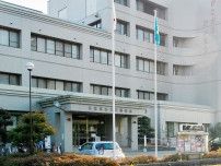 銀行員名乗り、高齢女性2人からキャッシュカード10枚盗んだ疑い　愛媛県の21歳男逮捕　兵庫県警