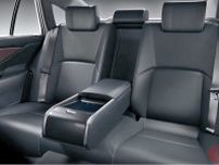トヨタ新型「クラウンセダン」は快適リアシートを装備？ 「正統セダン」として居住性追求した後席の特徴は