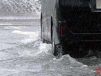 なぜ梅雨は事故が起きやすい？ 事前にできる雨対策で「タイヤ」と「視界確保」が重要な訳