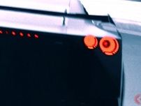 日産「次期型GT-R」北海道で“実車目撃”!? 伝統の「丸目4灯テール」を確認！ 次世代「国産スーパーカー」は1300馬力に超進化