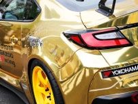 爆速すぎる！ トヨタが新たな「“ゴールデン”スポーツカー」発表！ ド迫力ワイドボディ＆ウィング「幸せのハチロク」実車公開
