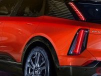 キャデラック新型SUV「オプティック」発表！ “巨大”ディスプレイ＆ガラスルーフが超カッコイイ！ 「クラス最高峰」の広さを誇る次世代EV 2024年後半に米国で発売