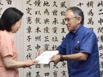沖縄知事、辺野古断念要求　自見担当相と初会談