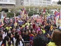 中国領事館前で人権弾圧抗議デモ　チベット系や香港人ら数百人