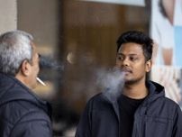 NZたばこ禁止、1年で幕　政権交代で方針一変