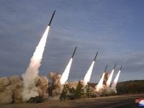 北朝鮮、発射は「超大型放射砲」　6発一斉、金正恩氏が訓練指導