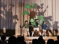 「一本松」の劇、後世へ　地元の小学児童ら演じる