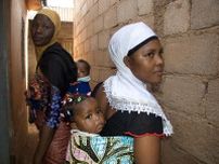 アフリカの妊婦死亡率130倍に　欧米と比較、世界人口白書