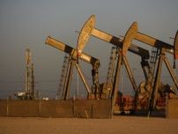 NY原油続伸、供給不安で　株は211ドル高