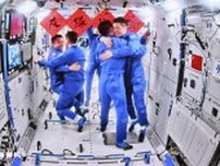 中国、有人宇宙船ドッキング成功　米印に対抗、月面に基地計画