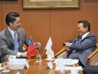 台北市長、麻生氏と会談　国民党ホープ就任後初来日