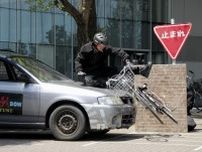 自転車事故実演し安全啓発　日体大キャンパスで、警視庁