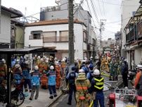 住宅火災で男女2人死傷、東京　足立区、いずれも70代住人か