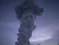 フィリピンで噴火、800人避難　ネグロス島、噴煙5千メートル
