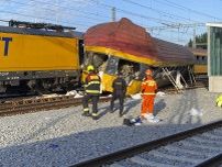 チェコで列車衝突、4人死亡　300人以上乗車、約20人負傷
