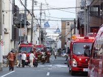 大阪で住宅火災、2人死亡　住人の72歳男性と長女か