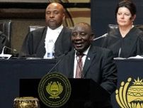 南アフリカ下院、大統領を再選出　白人野党など4党連立