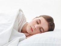 「若者はよく寝る」はホントなの？　みんなのリアルな《睡眠時間》、調査で判明