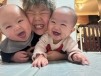 「ママに内緒だからな！」6歳兄が生後11カ月の双子を抱きかかえ…　笑顔の理由に「お兄ちゃん最高！！癒されます」