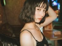 上半身裸の“手ブラ”ショット　女優大久保桜子さんが新境地の大胆肌見せ　4th写真集が7月発売