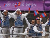 まさに神業　パリ五輪で話題、モンゴル選手団の衣装に世界が注目
