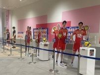 ららぽーと福岡でバレーボールネーションズリーグ福岡大会開催記念の展示