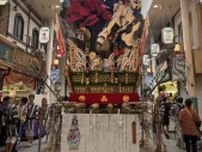 博多の上川端商店街に「ガンダム山笠」　ガンダムシリーズ45周年を記念し
