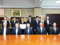和歌山大学硬式野球部が和歌山県庁訪問　全国大会健闘誓う